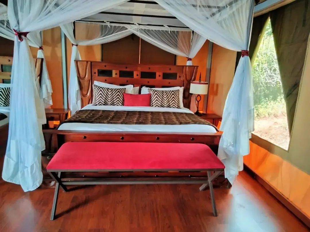 Emayian Luxury Camp